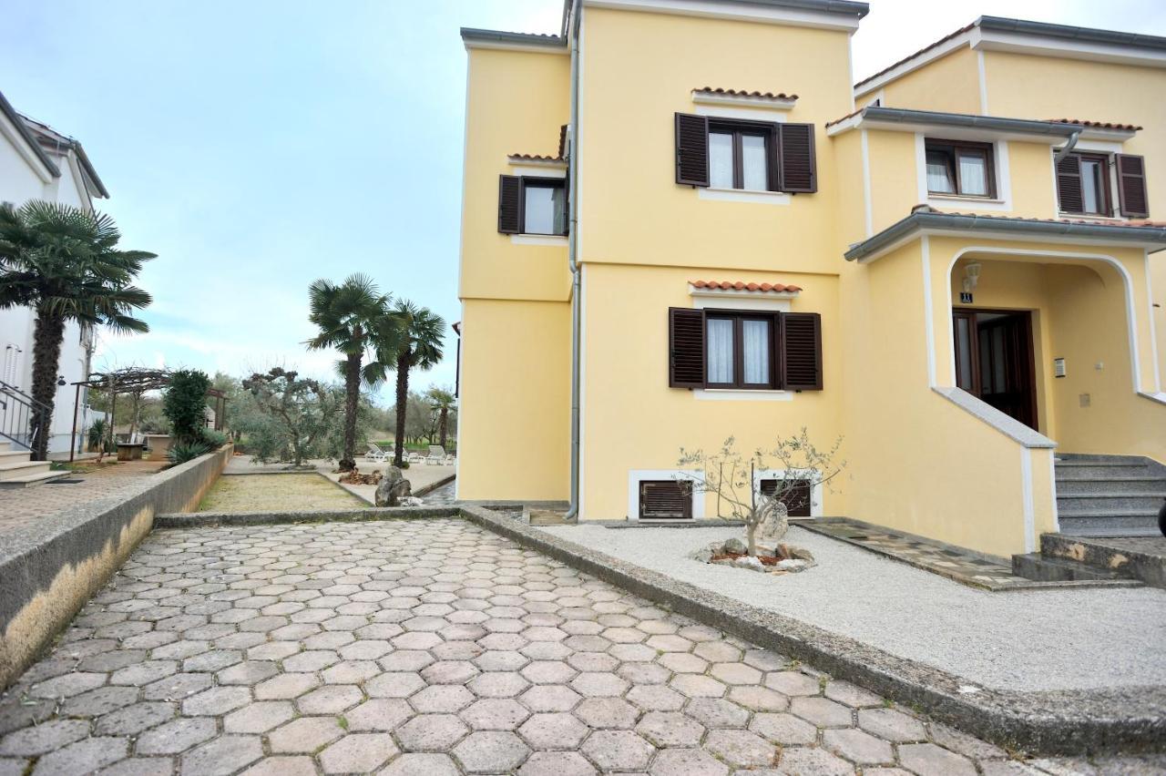 Apartment Vinja Porec - Privat Garden - Whirlpool Esterno foto
