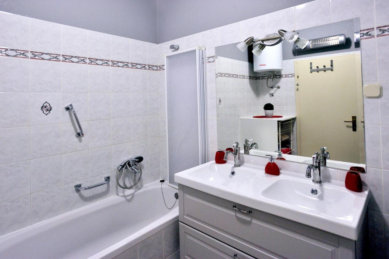 Apartment Vinja Porec - Privat Garden - Whirlpool Esterno foto