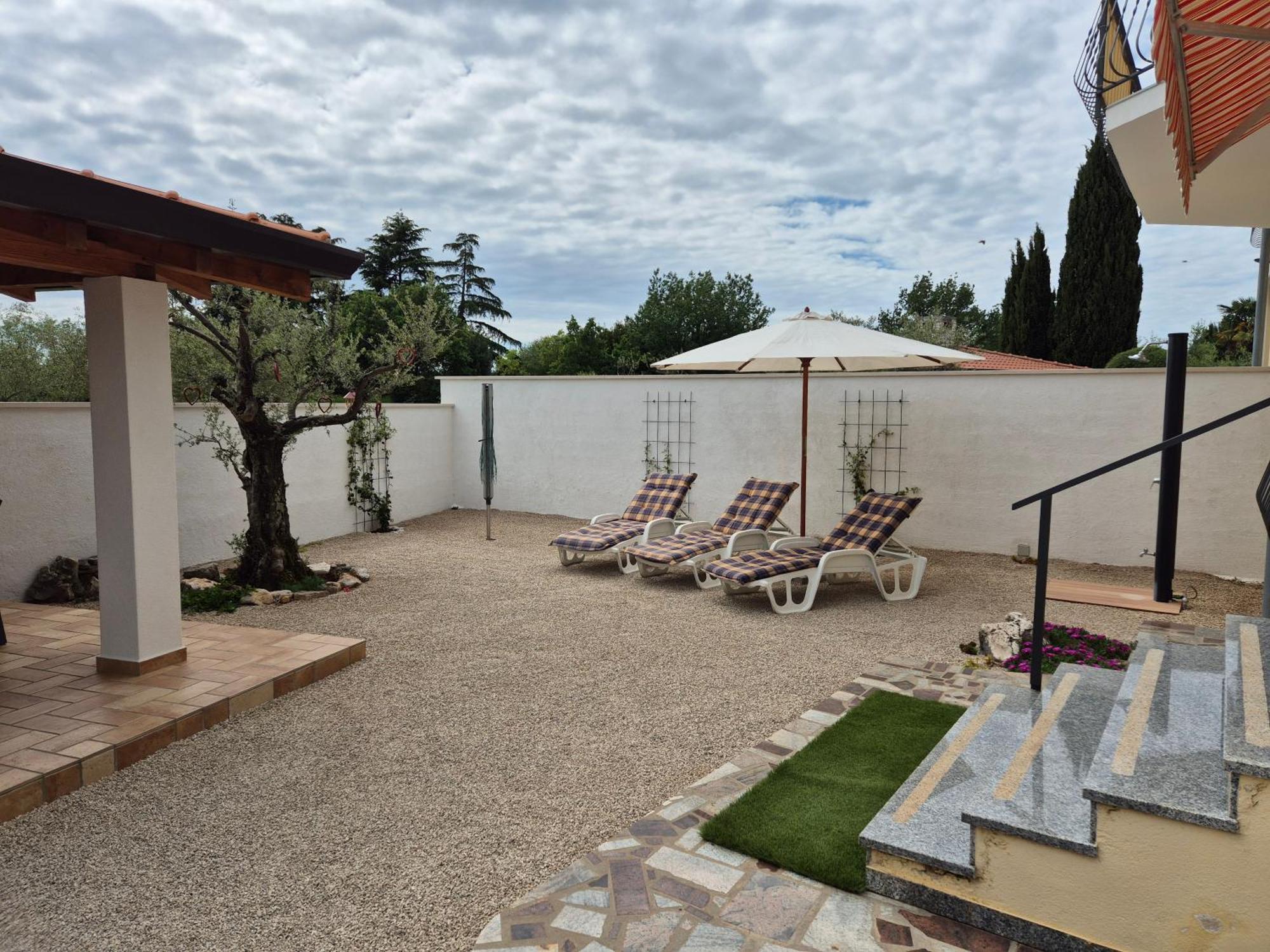 Apartment Vinja Porec - Privat Garden - Whirlpool Esterno foto