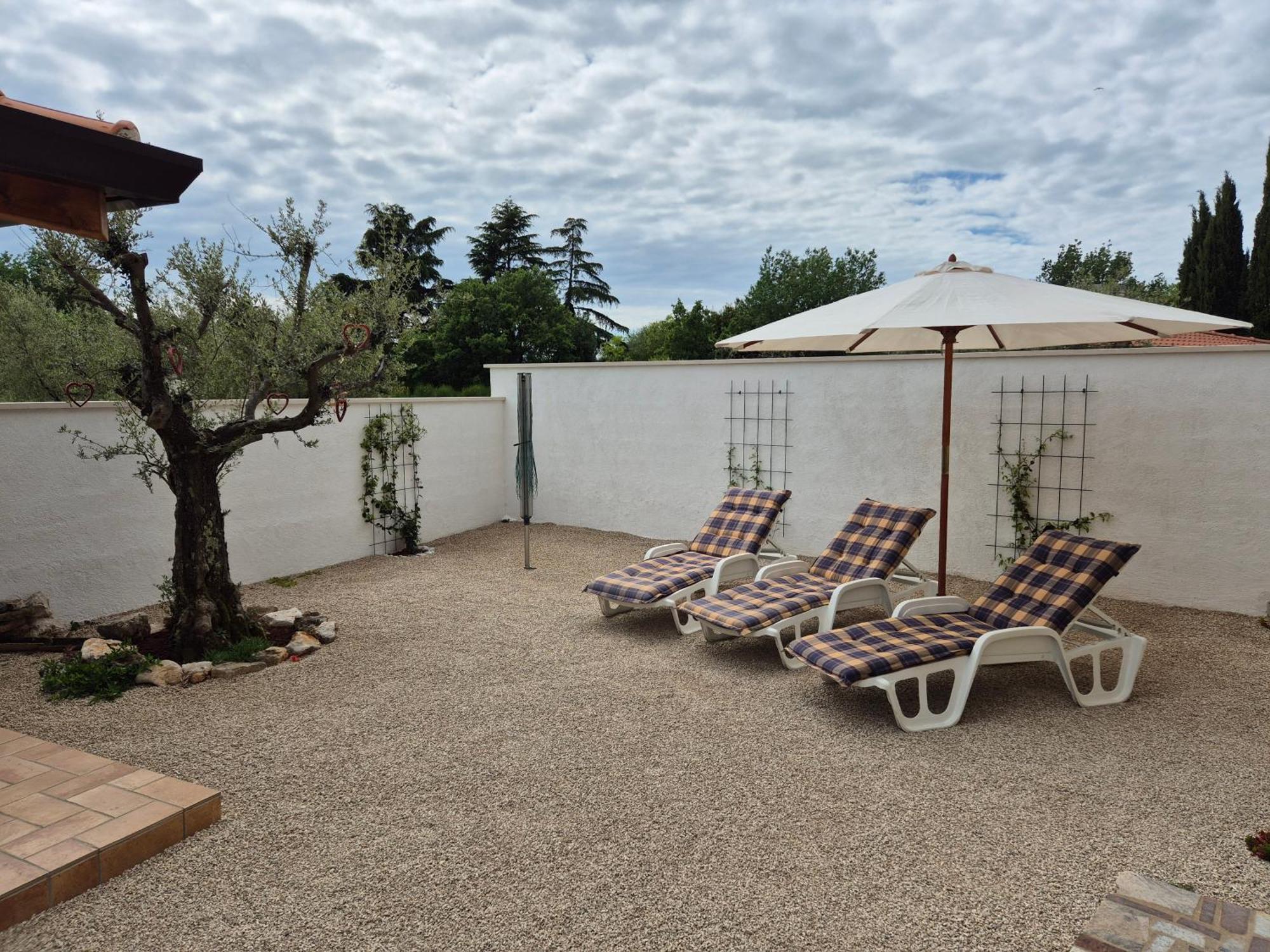 Apartment Vinja Porec - Privat Garden - Whirlpool Esterno foto