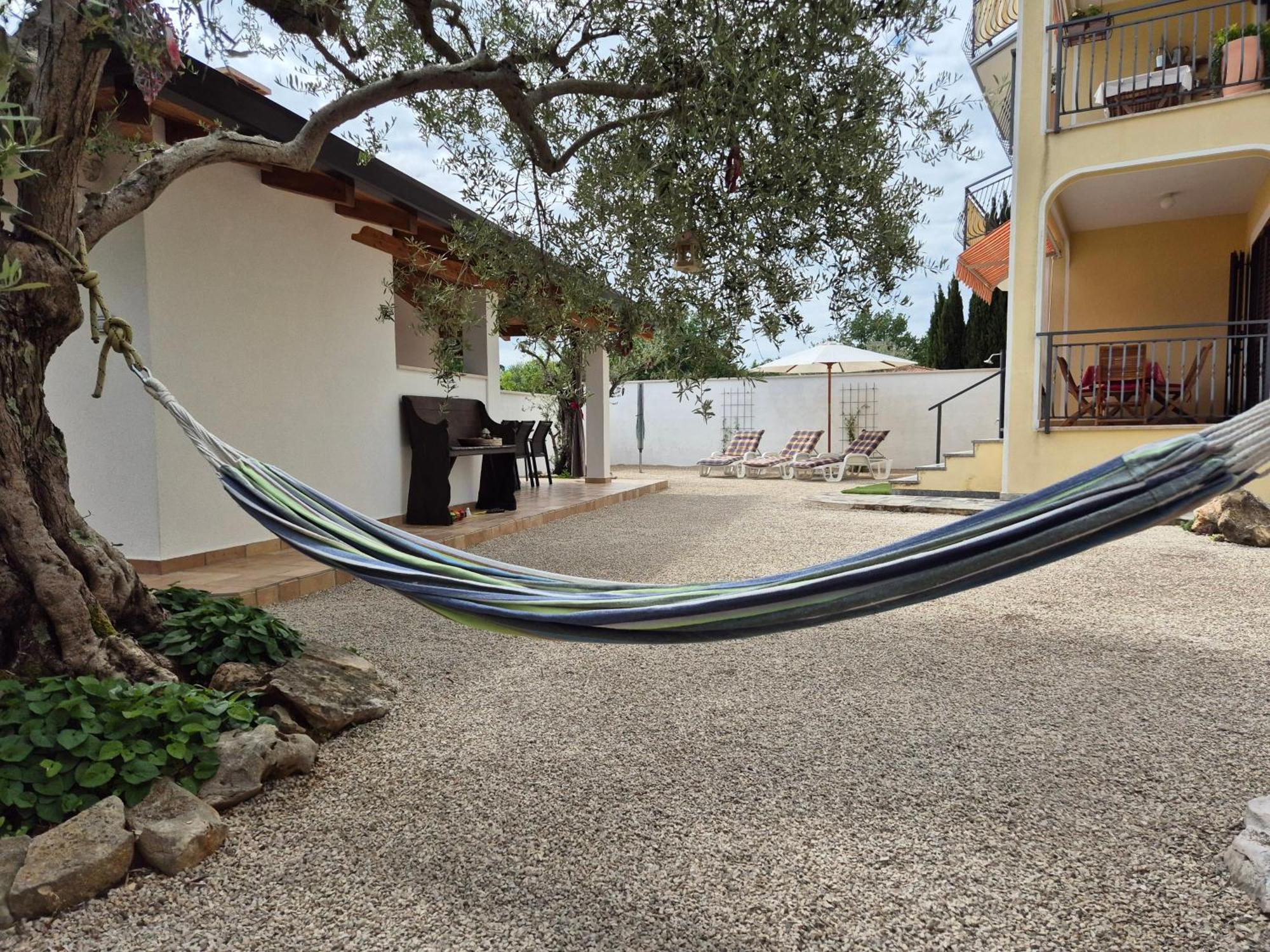 Apartment Vinja Porec - Privat Garden - Whirlpool Esterno foto